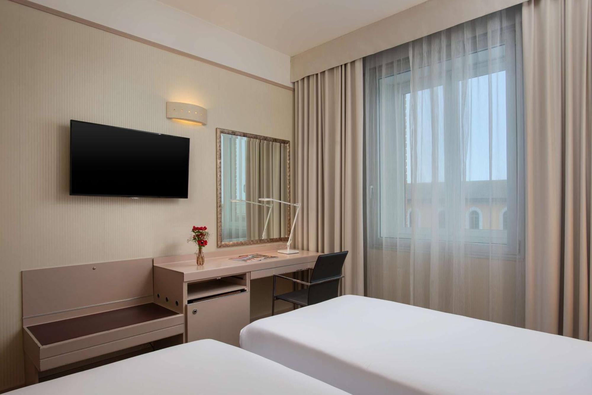 Nh Pisa Hotel Luaran gambar